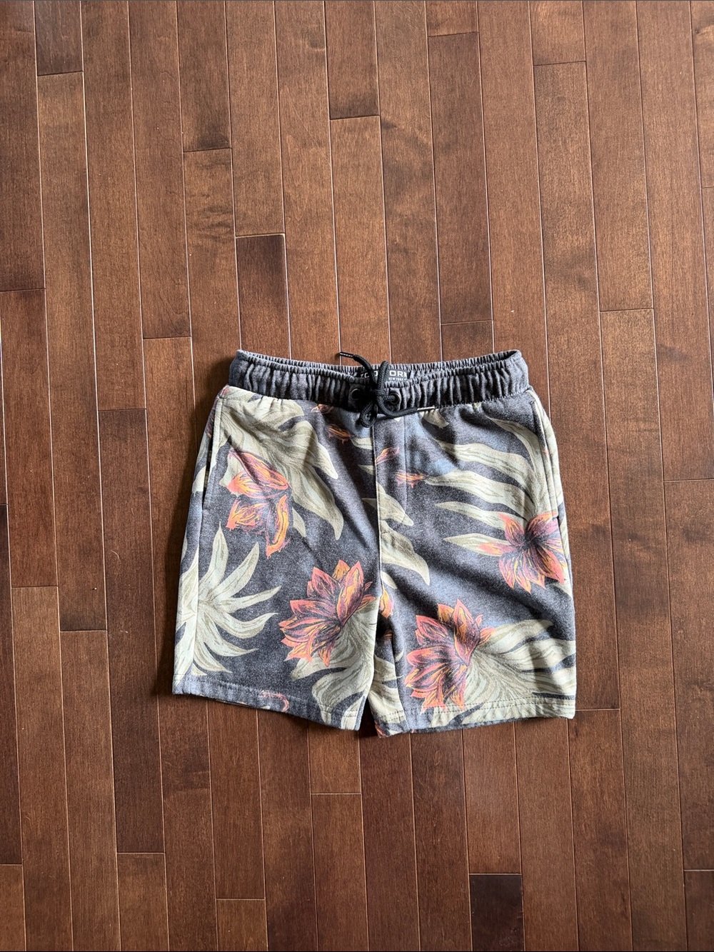 Zoo York comfy sweat shorts. Boys size 14.